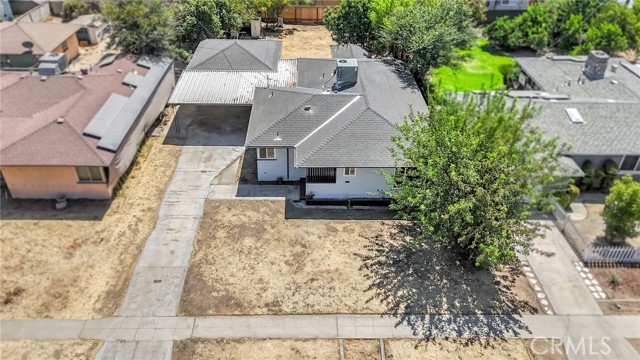 Detail Gallery Image 37 of 41 For 2824 E Brown Ave, Fresno,  CA 93703 - 3 Beds | 2 Baths