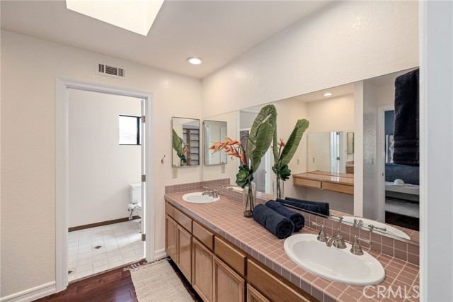 2206 Marshallfield Lane, Redondo Beach, California 90278, 4 Bedrooms Bedrooms, ,2 BathroomsBathrooms,Residential,Sold,Marshallfield,SB24103124