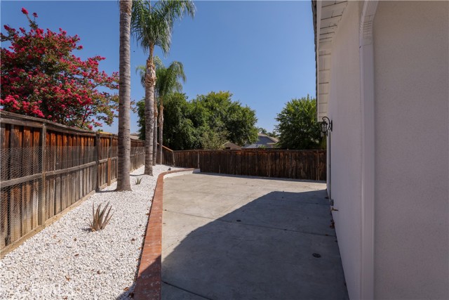 25223 Stepping Stone Circle, Menifee CA: https://media.crmls.org/medias/0715d694-af07-41dc-a546-1142f856d412.jpg