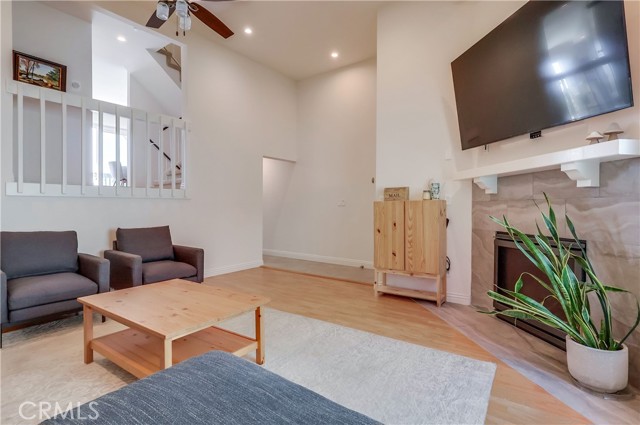 Detail Gallery Image 12 of 73 For 609 Meyer Ln #11,  Redondo Beach,  CA 90278 - 2 Beds | 1/1 Baths