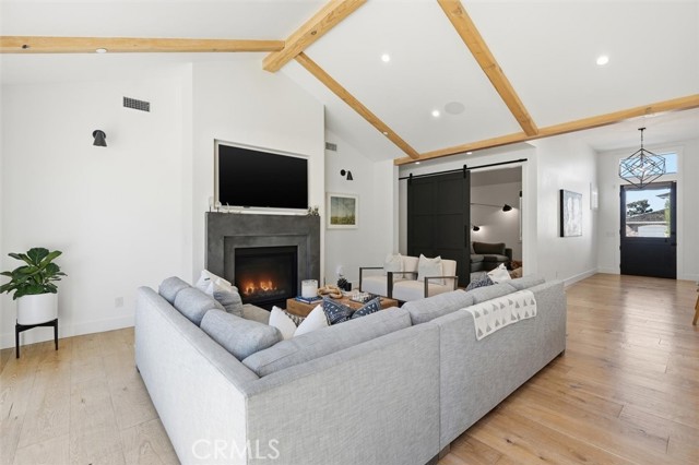 Detail Gallery Image 6 of 38 For 2848 Carob, Newport Beach,  CA 92660 - 5 Beds | 4/1 Baths