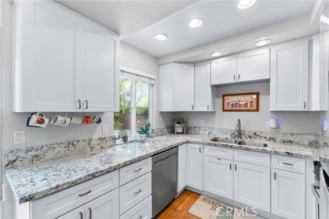 Detail Gallery Image 12 of 29 For 1121 E 1st St, Tustin,  CA 92780 - 2 Beds | 1/1 Baths