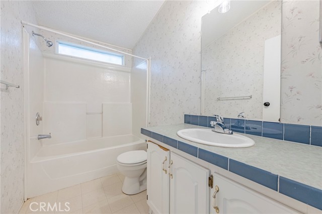 4000 Mariposa Way, Merced CA: https://media.crmls.org/medias/071a05e4-6dfe-4b71-80e8-df8b276d6bb6.jpg