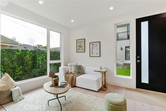 Detail Gallery Image 52 of 70 For 3932 S Minerva Ave, Los Angeles,  CA 90066 - 6 Beds | 6/1 Baths