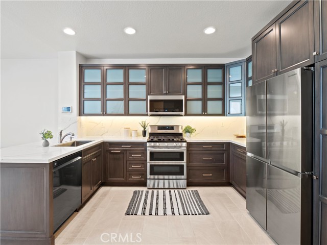 Detail Gallery Image 8 of 33 For 25403 Silver Crest Ct, Saugus,  CA 91350 - 3 Beds | 2/1 Baths