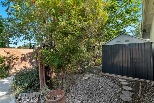 23101 Lanark Street, 2 photo 13