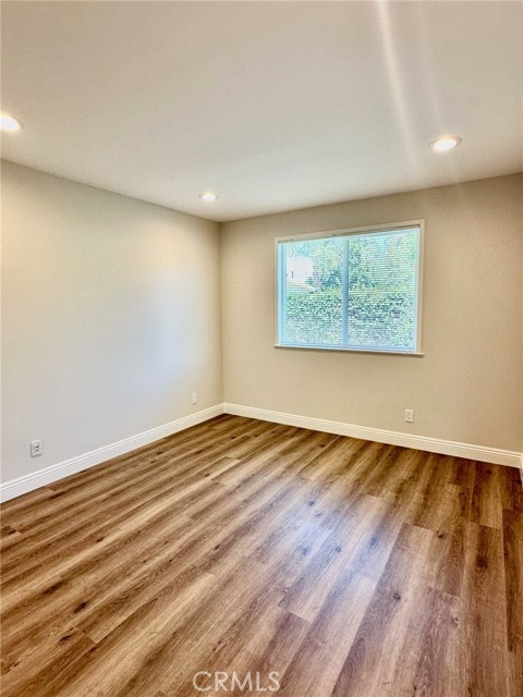 17223 Kingsbury Street, Granada Hills CA: https://media.crmls.org/medias/071cd0c4-a8ce-472a-81c4-7a7234b4b944.jpg