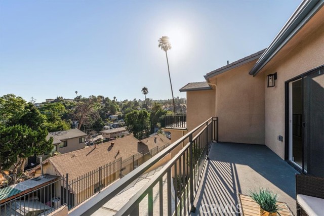 3722 Lomitas Drive, Los Angeles CA: https://media.crmls.org/medias/071cee0c-c9fd-4fbc-8740-689e599f7bd6.jpg