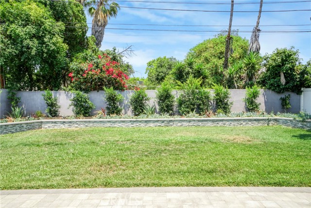 16619 Osborne Street, North Hills CA: https://media.crmls.org/medias/071daa26-3663-4e82-8ff1-df7b1104fbce.jpg