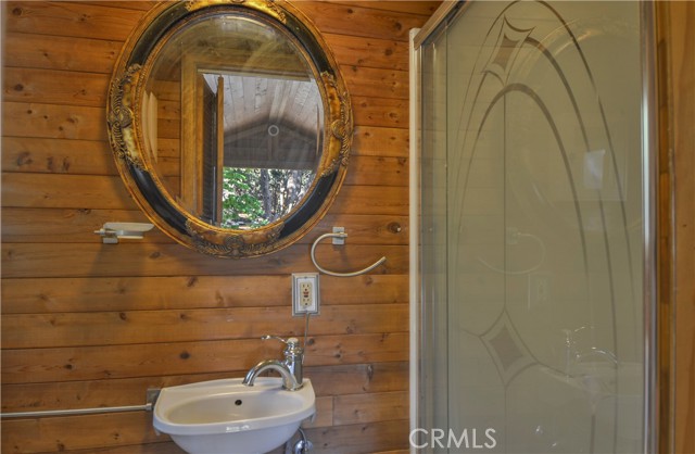 971 Grass Valley, Lake Arrowhead CA: https://media.crmls.org/medias/071e0899-3d47-4b1d-9787-647cf5781fae.jpg