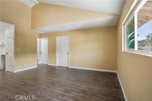 1003 W Myrtle Street, Santa Ana CA: https://media.crmls.org/medias/071f6c15-a2b9-4ec9-8b07-4f6a1add5e0f.jpg