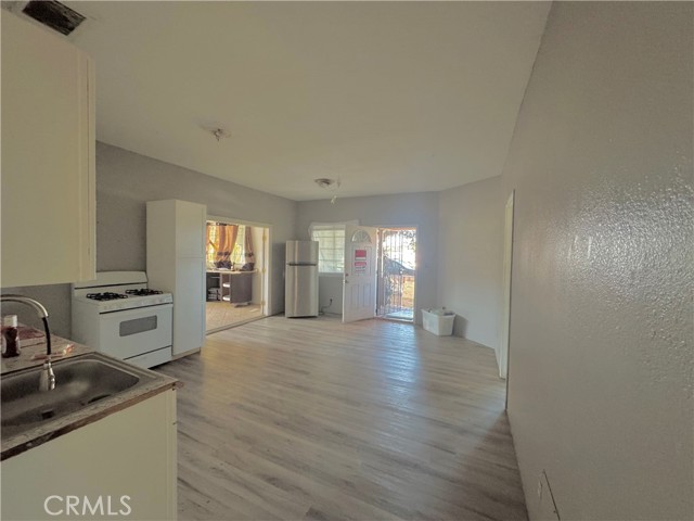 22328 Denker Avenue, Torrance CA: https://media.crmls.org/medias/071fc11e-1572-4e63-9947-d961ccff1bab.jpg