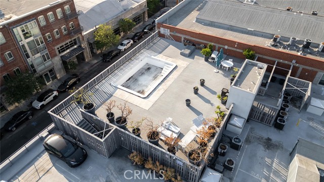 530 Molino Street, Los Angeles CA: https://media.crmls.org/medias/072003d8-fcc0-4c37-9c5e-81c5ef711c56.jpg