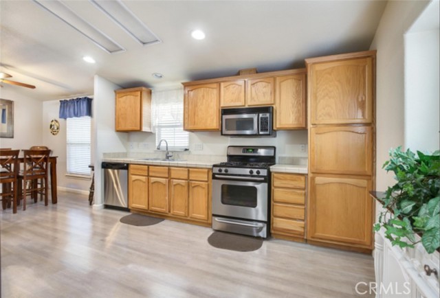 Detail Gallery Image 17 of 38 For 840 E Foothill Bld #183,  Azusa,  CA 91702 - 3 Beds | 2 Baths