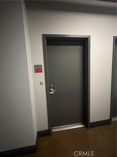 645 W 9th Street, Los Angeles CA: https://media.crmls.org/medias/07217da8-18ba-4430-a57a-96404c39229d.jpg
