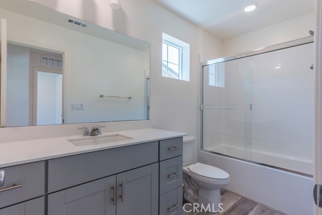 Detail Gallery Image 24 of 64 For 27638 Sawtooth Ln, Canyon Country,  CA 91387 - 3 Beds | 2/1 Baths