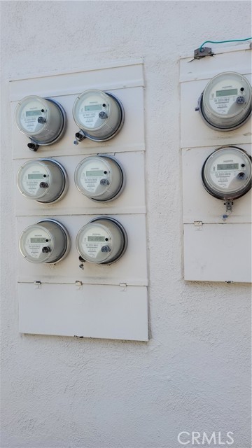 8 Electric Meters



