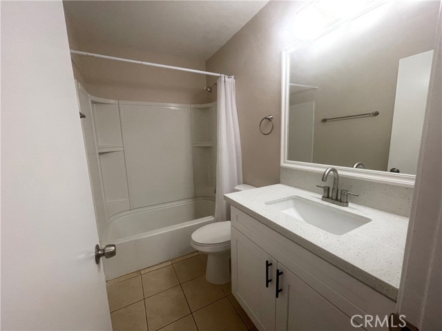 Detail Gallery Image 6 of 9 For 9732 1/4 Cedar St, Bellflower,  CA 90706 - 2 Beds | 1/1 Baths