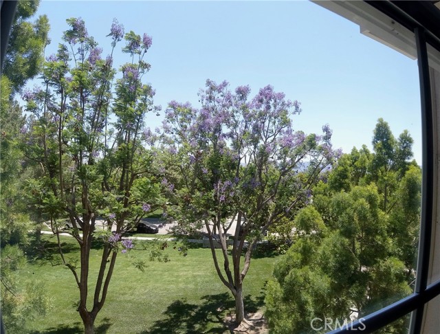 Detail Gallery Image 29 of 31 For 23420 Waterway Ln #15,  Valencia,  CA 91355 - 3 Beds | 2/1 Baths