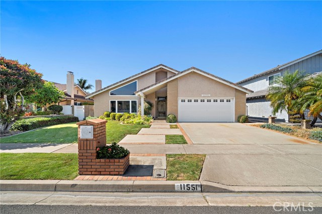 11551 Gladstone Circle, Fountain Valley CA: https://media.crmls.org/medias/0723063f-d5e3-4562-88a9-c50809aedaad.jpg
