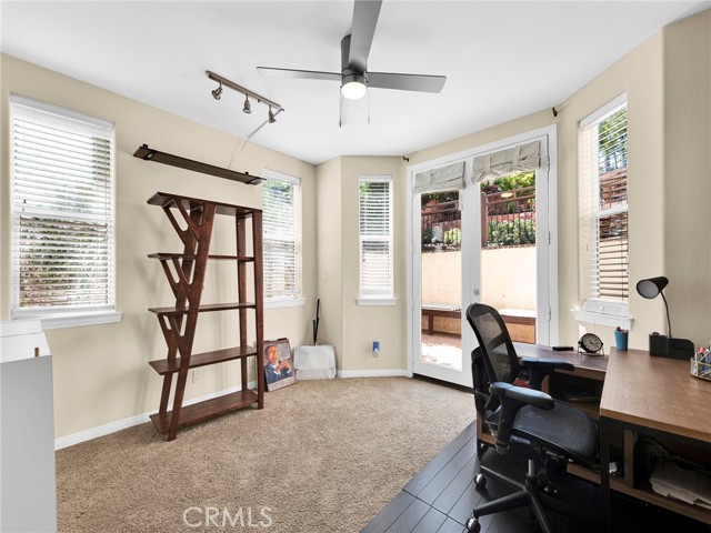 1124 Kathleen Drive, Newbury Park CA: https://media.crmls.org/medias/07241346-85df-43ba-ab33-d9399da218ff.jpg