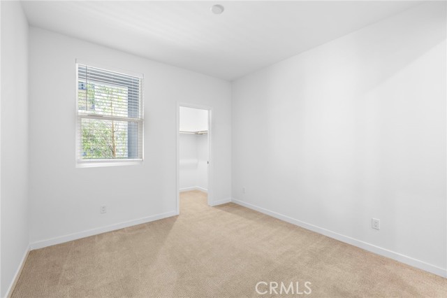944 N Divino Privado, Ontario CA: https://media.crmls.org/medias/07243a07-5778-45a6-ab1a-3ff3688e988d.jpg