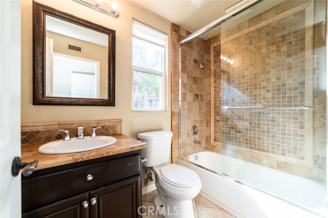 Detail Gallery Image 17 of 51 For 6 Roseleaf, Irvine,  CA 92620 - 5 Beds | 3/1 Baths