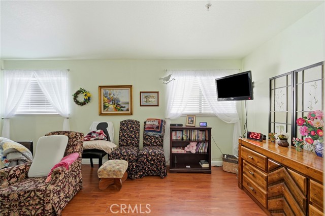 27828 Parkvale, Santa Clarita CA: https://media.crmls.org/medias/07246624-112e-4e64-9ec6-2a46b9e094b2.jpg