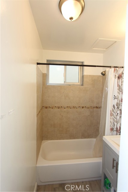 Detail Gallery Image 8 of 23 For 800 N Eucalyptus Ave #103,  Inglewood,  CA 90302 - 2 Beds | 1 Baths