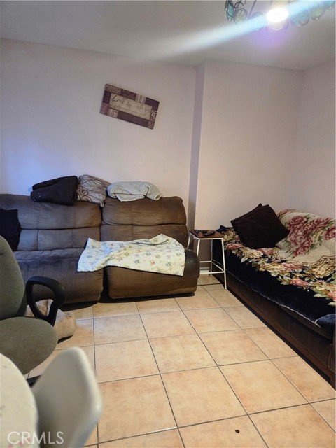 Detail Gallery Image 12 of 19 For 6605 West, Inglewood,  CA 90302 - – Beds | – Baths