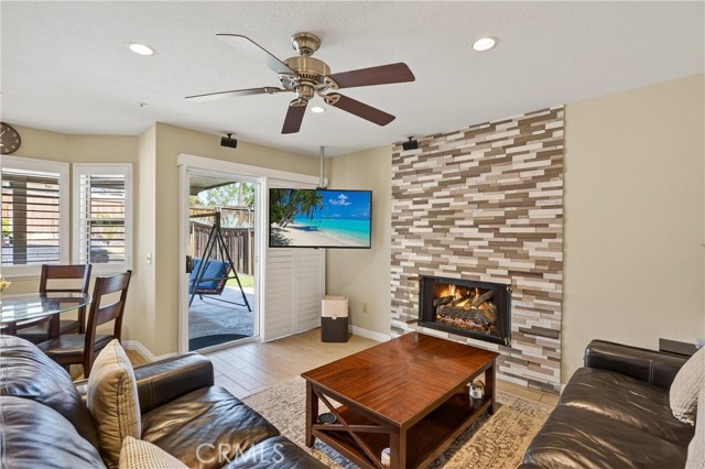 Detail Gallery Image 18 of 37 For 13632 Kings Canyon Ct, Fontana,  CA 92336 - 4 Beds | 2/1 Baths