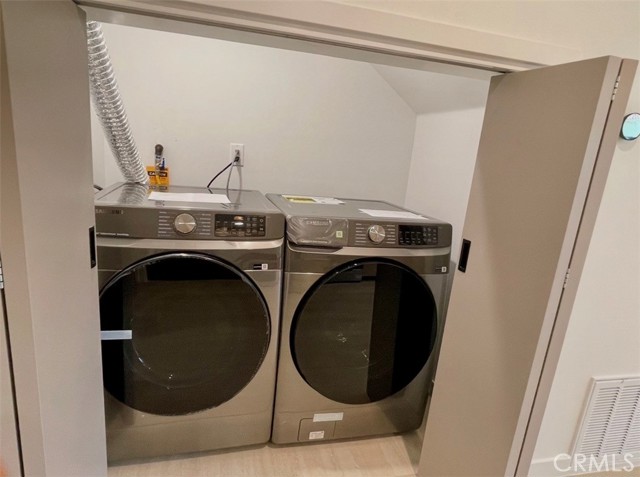 Detail Gallery Image 6 of 6 For 611 W 41st Pl #1/4,  Los Angeles,  CA 90037 - 1 Beds | 1 Baths