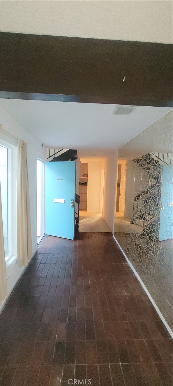 5519 S La Cienega S Boulevard, Los Angeles CA: https://media.crmls.org/medias/072764eb-3d8b-413b-bafc-f0dfe766d1ea.jpg