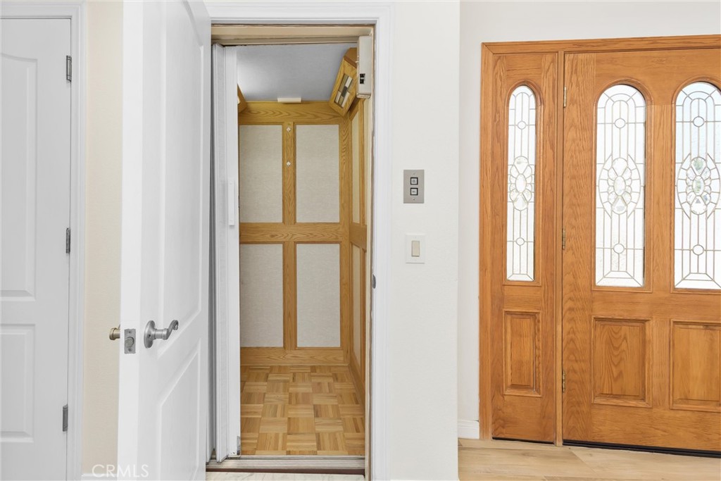 https://media.crmls.org/medias/0728240b-d78a-4aa6-8b43-b3010449f591.jpg?preset=X-Large