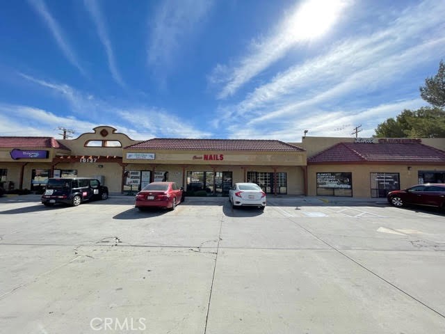 16137 Green Tree Boulevard, Victorville, California 92392, ,Commercial Lease,For Rent,16137 Green Tree Boulevard,CRHD23057986