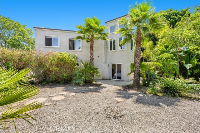 210 N Stage Coach Lane, Fallbrook CA: https://media.crmls.org/medias/07286206-c566-4cf2-8269-2924441d6c21.jpg