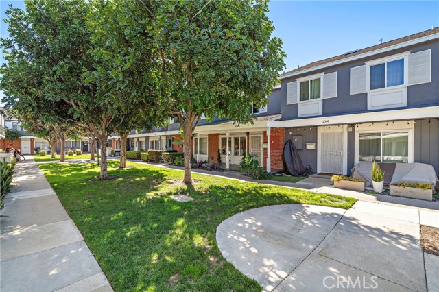 Detail Gallery Image 2 of 27 For 2338 Bunker Hill, Costa Mesa,  CA 92626 - 3 Beds | 2 Baths