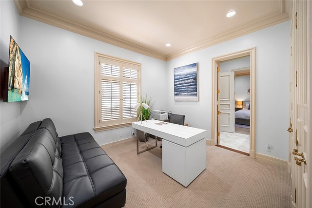 Detail Gallery Image 33 of 46 For 121 Emerald Bay, Laguna Beach,  CA 92651 - 5 Beds | 4/1 Baths