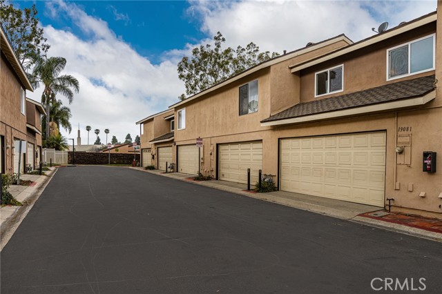 Detail Gallery Image 20 of 22 For 19081 Flagship Cir, Huntington Beach,  CA 92648 - 3 Beds | 2/1 Baths