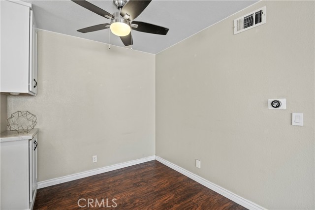 Detail Gallery Image 17 of 45 For 24451 Leonard Tree Ln #201,  Newhall,  CA 91321 - 2 Beds | 2 Baths