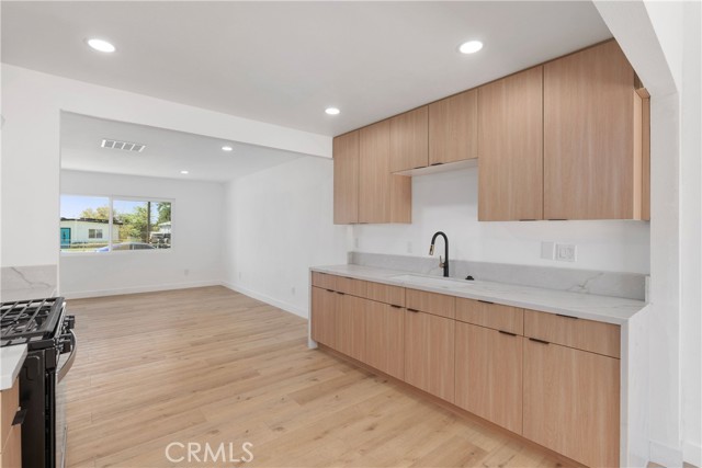 25742 7th Street, San Bernardino CA: https://media.crmls.org/medias/072b71a6-bb0a-4296-9056-e2c53d75455a.jpg