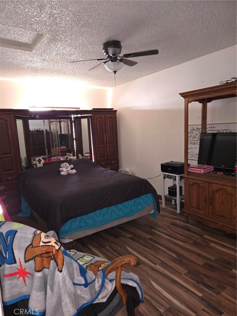 https://media.crmls.org/medias/072bb6a1-9a70-41f1-8687-80c1e2ce1a57.jpg?preset=X-Large