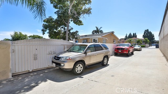 Detail Gallery Image 6 of 18 For 110 S Harding Ave, Anaheim,  CA 92804 - 4 Beds | 2 Baths