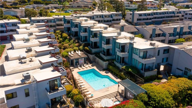 420 Palos Verdes Boulevard, Redondo Beach CA: https://media.crmls.org/medias/072c0d2a-c858-46a8-b7e6-e39748a0a5e8.jpg