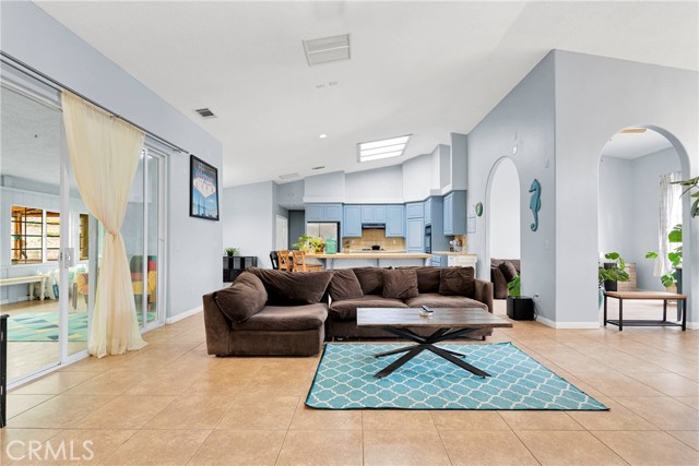 1679 Desert Front Road, Wrightwood CA: https://media.crmls.org/medias/072c8931-a8a7-4f84-848c-adf6df988884.jpg