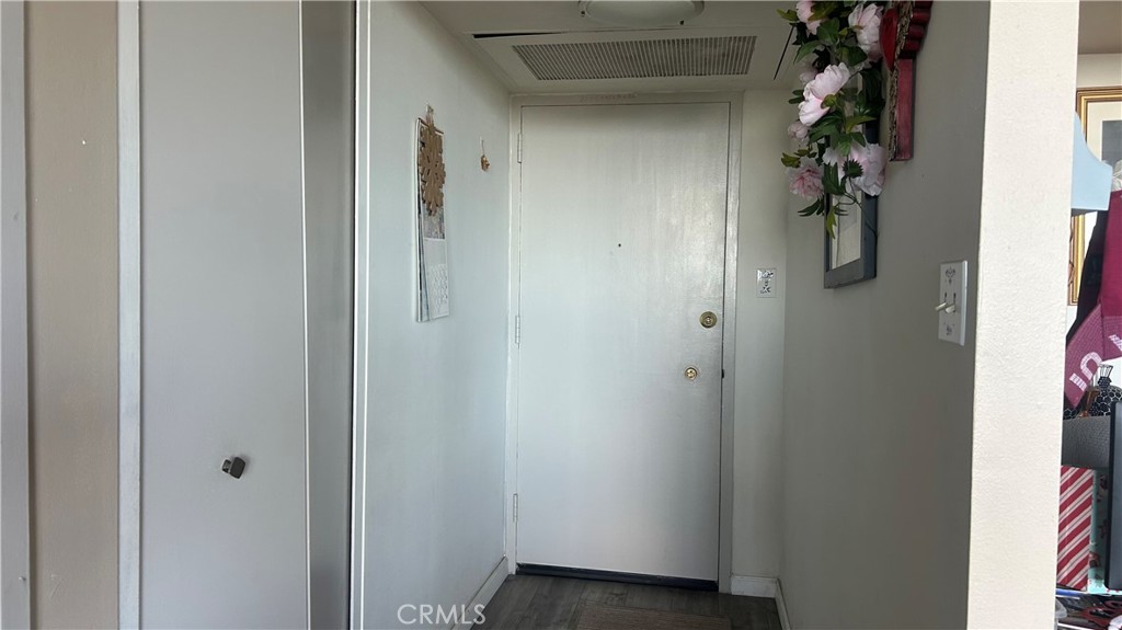 https://media.crmls.org/medias/072ca511-6705-47e1-b1e9-a56fca26752f.jpg?preset=X-Large