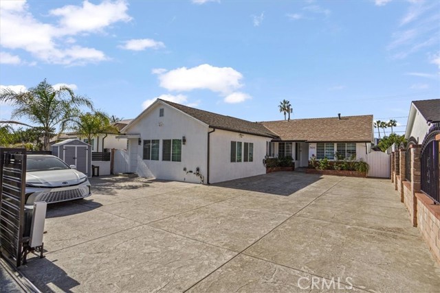 Detail Gallery Image 2 of 16 For 7409 Irvine Dr, North Hollywood,  CA 91605 - 4 Beds | 2/1 Baths