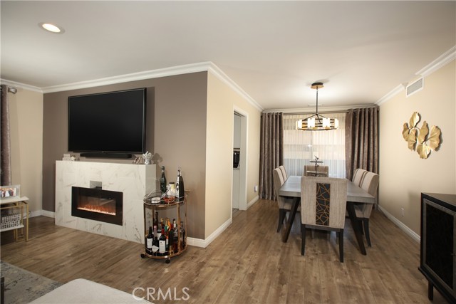600 West Stocker Street, 308 photo 6