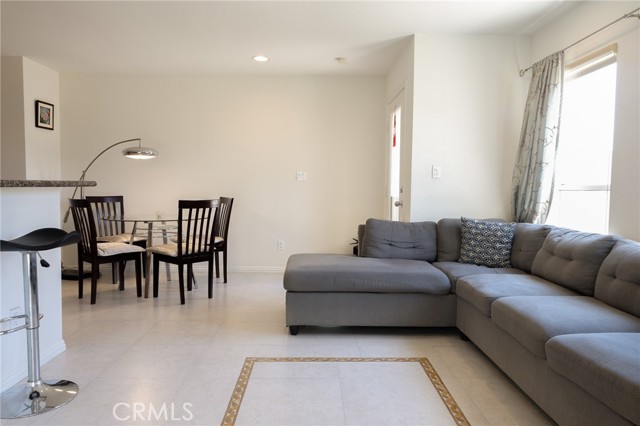 13707 S Budlong Avenue, Gardena CA: https://media.crmls.org/medias/072f02d9-0c70-4e30-becd-c63ad399772c.jpg