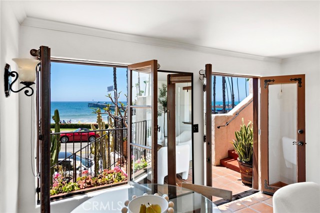606 Avenida Victoria, San Clemente CA: https://media.crmls.org/medias/072faaf5-e118-41ea-9cbb-35da8ea319b1.jpg